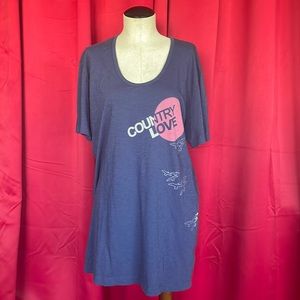 Country Love T-shirt.